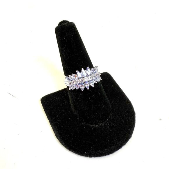 😍"Put a Ring On IT Event" Tanzanite Cluster Ring - Picture 1 of 1